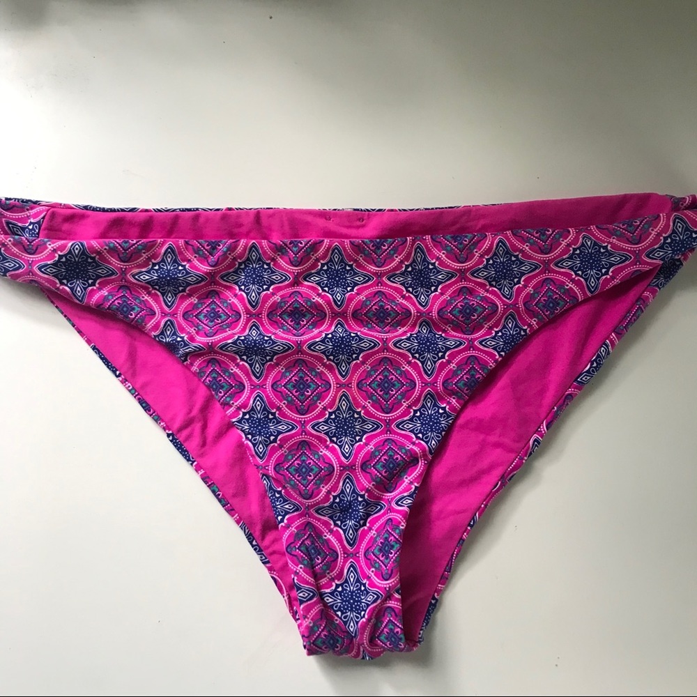 O’Neill bathing suit bottoms❣️